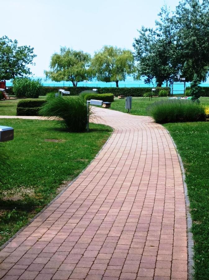 Sunrise Apartman Siofok Exterior photo